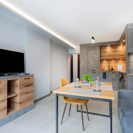 Apartmán Urban Five #1 - Stylish One-bedroom With Kitchen & Parking