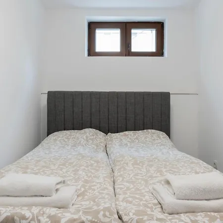 Apartamento Urban Five #1 - Stylish One-bedroom With Kitchen & Parking Veliko Tŭrnovo
