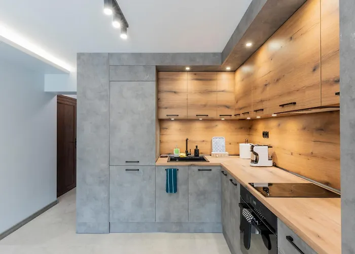 Urban Five #1 - Stylish One-bedroom With Kitchen & Parking Apartamento