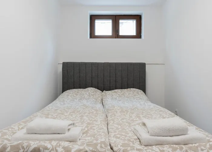 Apartamento Urban Five #1 - Stylish One-bedroom With Kitchen & Parking Veliko Tŭrnovo