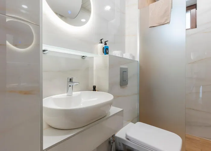 Urban Five #1 - Stylish One-bedroom With Kitchen & Parking * Veliko Tarnovo